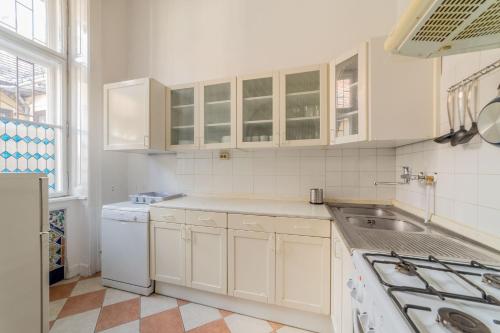  Budapest Silhouette Rooms in Budapest