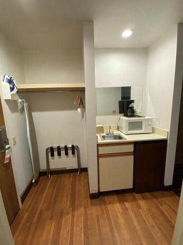 Guest House Inn Medical District near Texas Tech Univ - 편의 시설/서비스