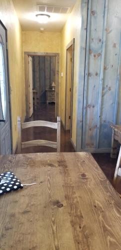 Teich Hutte Pond Cottage in Rocky Hill, USA
