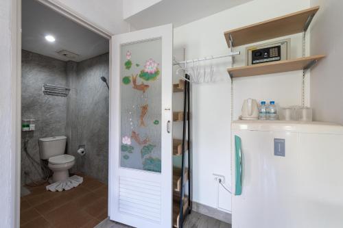 room detail thumbnail 2