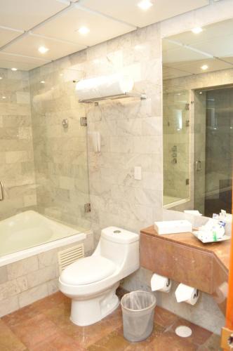 room detail thumbnail 2