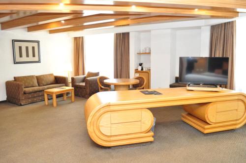 room detail thumbnail 1