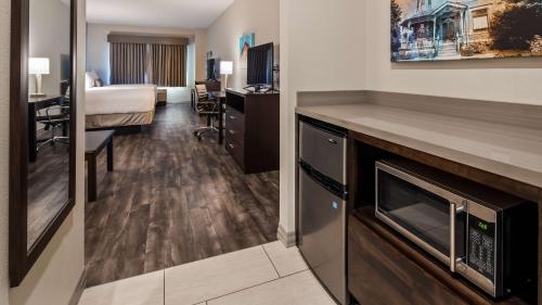 King Suite with Kitchenette