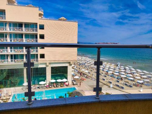 Twin room, partial sea view, balcony