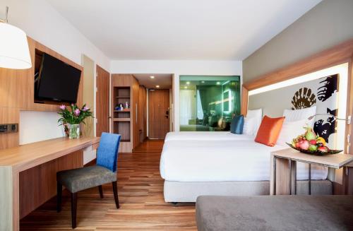 room detail thumbnail 1