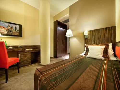 EA Hotel Crystal Palace - image 3