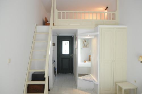 Pegasus Studios & Apartments - image 6