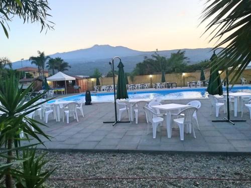  Villa Achillea - villetta con jacuzzi privata e piscina condominiale in Mascali