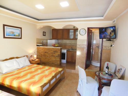 Comfort Studio with Terrace and Sea View image 8