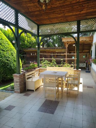 Restorāns, Veranda Vendégház (Veranda Vendeghaz) in Verocemarosa