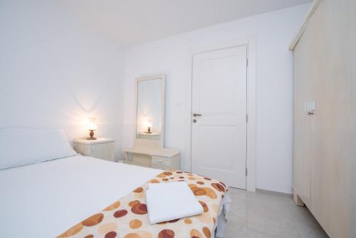 Apartment Kula - image 10