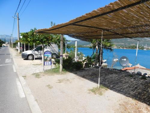 Comfort Studio with Terrace and Sea View image 1