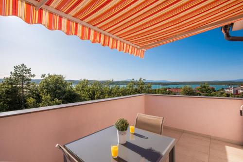  Apartment ANA, Pension in Klimno