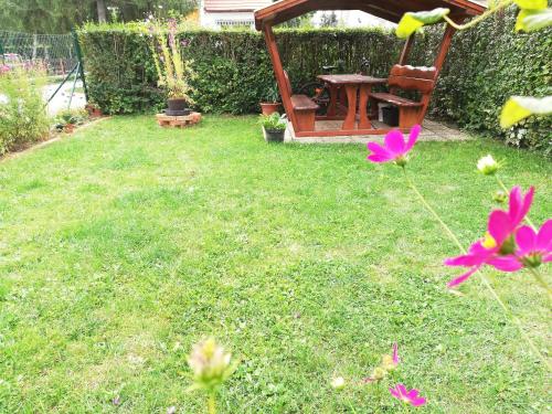 สวน, Liberty Apartman Bukfurdo in บัคเฟอร์โด