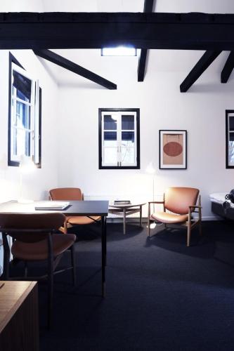 HOUSE OF FINN JUHL HAKUBA