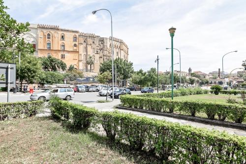 Palazzo dei Normanni Stylish Apartment - image 2