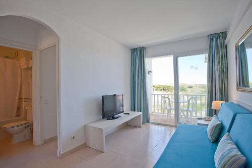 Aparthotel Isla Paraiso Aparthotel Isla Paraiso is a popular choice amongst travelers in Menorca, whether exploring or just passing through. The hotel has everything you need for a comfortable stay. 24-hour front desk, lugga