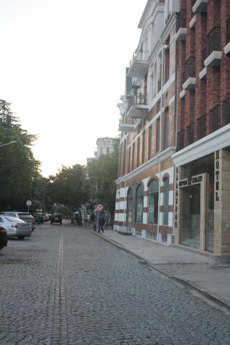 MELINI Boutique Hotel – Batumi, IL