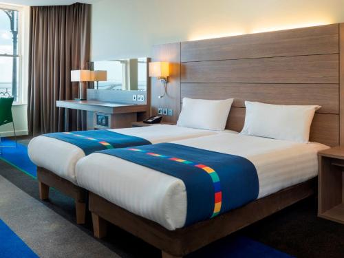 2 twin beds