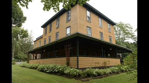 The Woodbine Inn - image 14