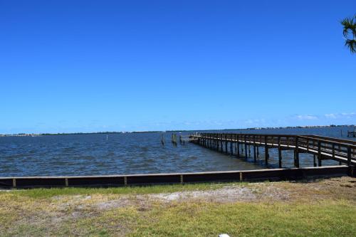 Caribbean Shores Waterfront Resort - image 2