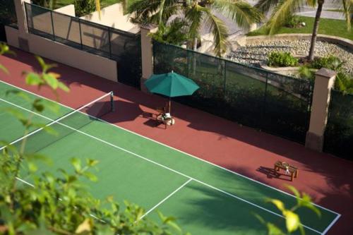 VLE-2701-OCEAN FRONT RESORT- WALKING DISTANCE TO TOWN! SWIMMABLE BEACH!