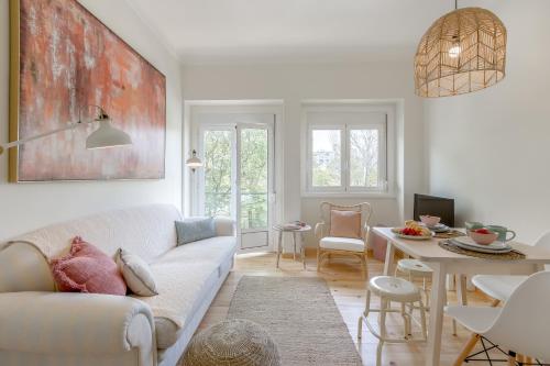 Sunny, Bright and Quiet Apartment, By TimeCooler, Lisboa