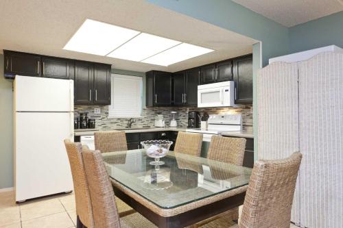 Beach View Condominiums by Padre Island Rentals - image 9
