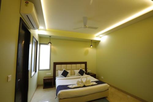 Deluxe Double Room image 10