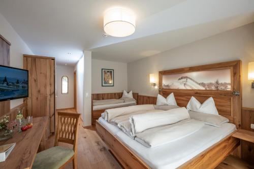 Superior Family Room with Balcony (2 Adults +1 Child)