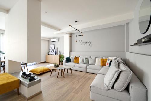 Urban Melodies Apartment, Atény