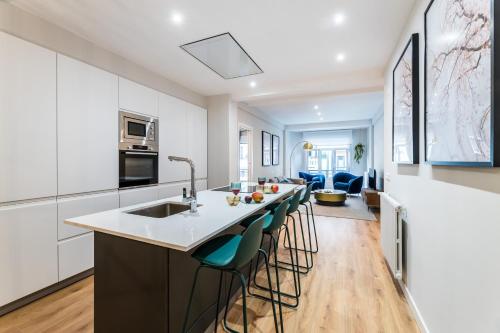 Three-Bedroom Apartment image 10