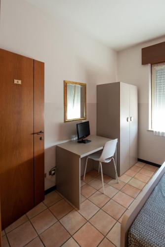 Albergo La Rovere - Hotel - Roverbella