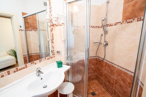 Bathroom, Covo dei Saraceni in Polignano a Mare