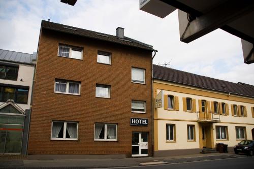 Hotel zum Schwan Weilerswist - Accommodation