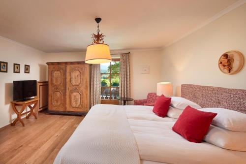 2 bedrooms, 3 beds