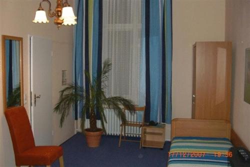 Hotel-Pension Rheingold am Kurfürstendamm - image 3