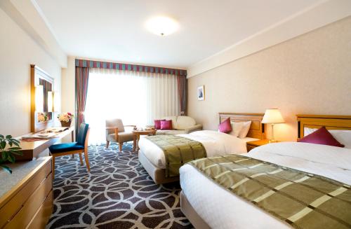 Deluxe Twin Room with Swimming Pool & Fitness Center Access - Executive Floor - Non-Smoking (10th Floor)