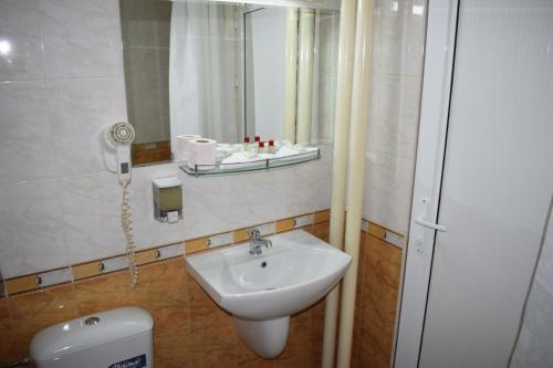 Slavyanska Beseda Hotel - image 11