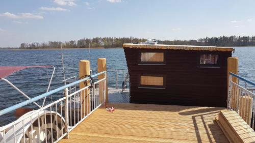 Hausboot Krakow am See Forelle 1 und 2 in 克拉科夫 安 湖
