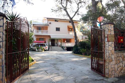Entrance, Villa Robinia in Palagiano