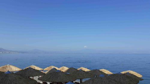  Relaxation! One minute from the beach, ten minutes from LOUTRAKI THERMAL SPA in Loutraki