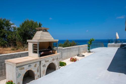المرافق, Paradise Blue Villa in Pomos