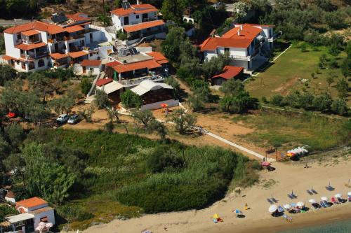  Villa Zaharo and Lilian Apartments, Troulos bei Katiyióryi