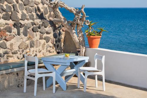 Akrotiri Hotel - image 9