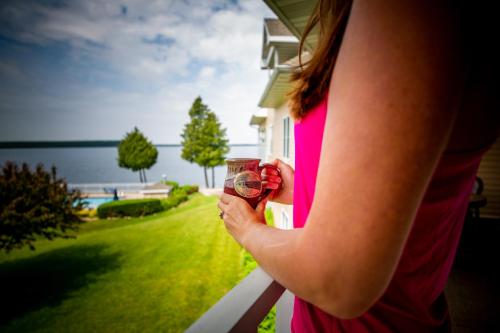 Westwood Shores Waterfront Resort in Sturgeon Bay, USA