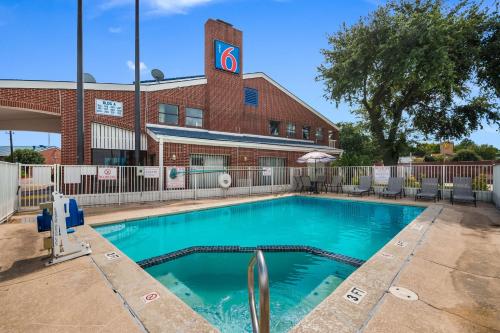 Motel 6-Houston, TX - Brookhollow Houston