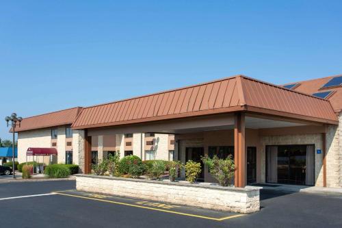 . Days Inn by Wyndham Hillsborough