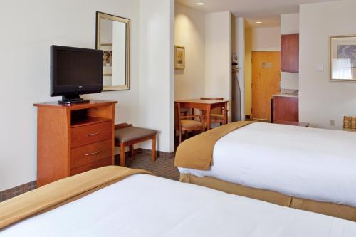 Holiday Inn Express & Suites - Hardeeville-Hilton Head, an IHG Hotel