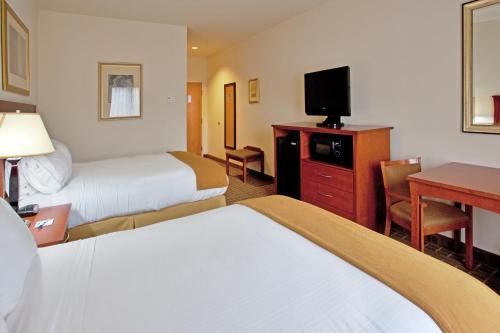 Holiday Inn Express & Suites - Hardeeville-Hilton Head, an IHG Hotel